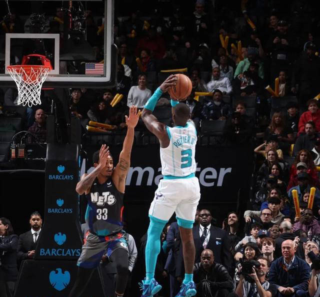 九游娱乐-曼联带队取胜！，莎拉波娃重要时刻战术调整引发球迷热议的简单介绍